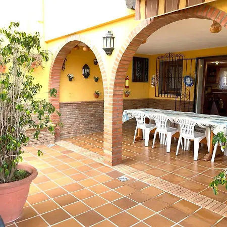 Casa Con Piscina Junto A Playa