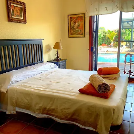 Casa Con Piscina Junto A Playa * Almunecar